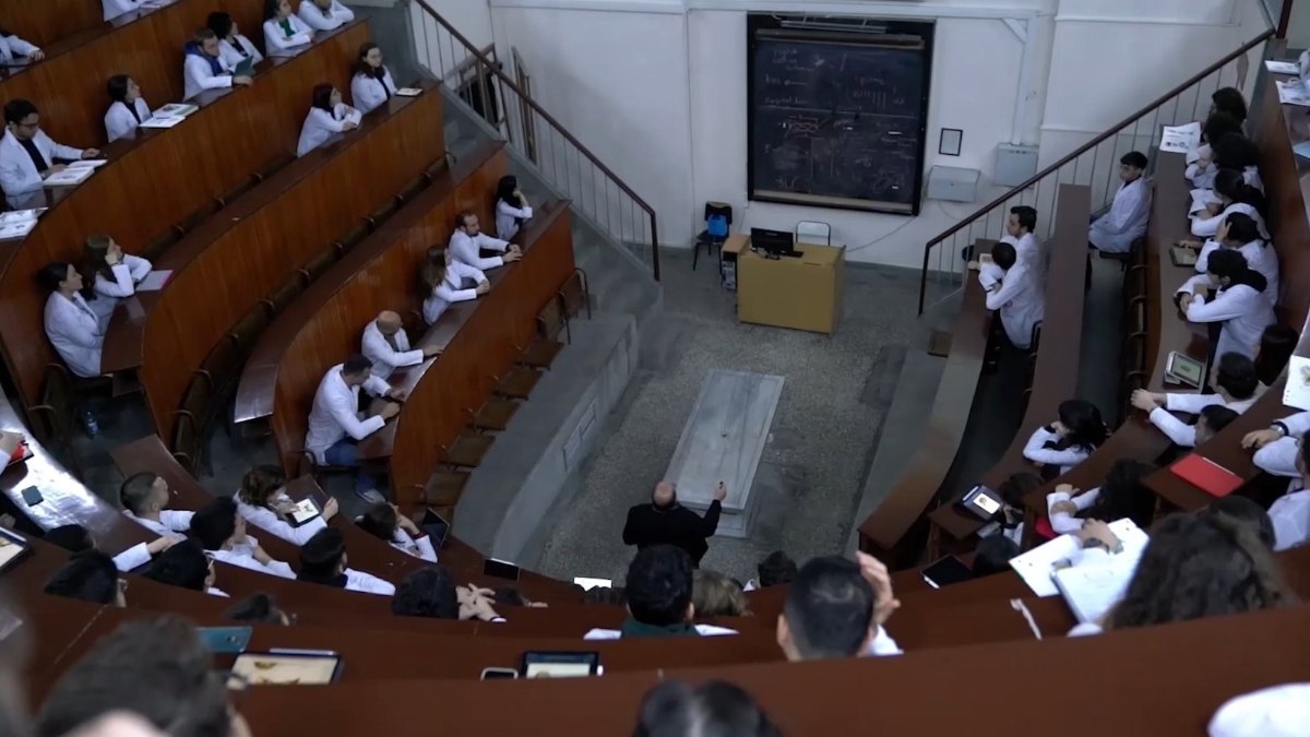 Türk üniversitelerinden mezun olanların yurt içi iş bulma süresi 4,5 aya indi